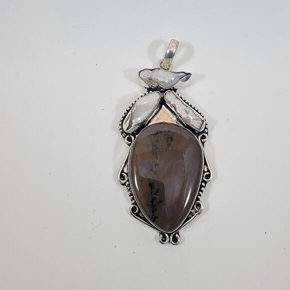 Handmade Silver Pendant with Dendritic Agate and Red Garnets in Bezel Setting - Picture 9 of 10